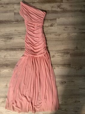 Women’s One-Shoulder Pink Chiffon Evening Dress